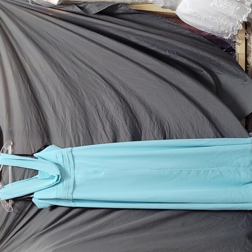 Dress - Picture 4 of 7